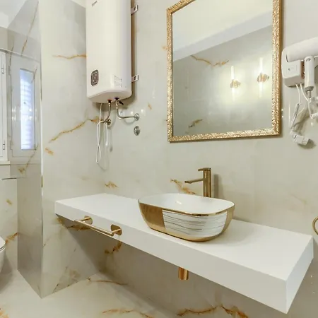 Luxury Bed & Breakfast Irini, In The Heart Of krevet i doručak