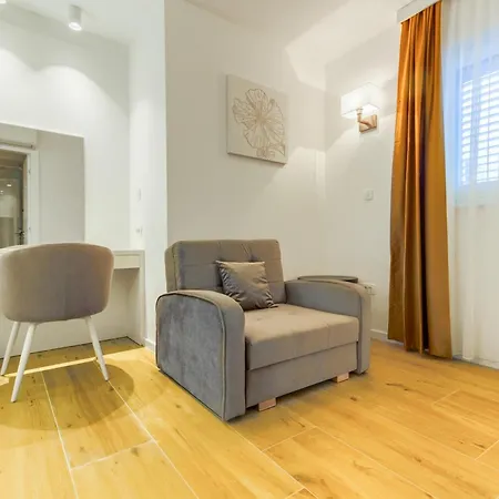 Luxury Bed & Breakfast Irini, In The Heart Of 4*