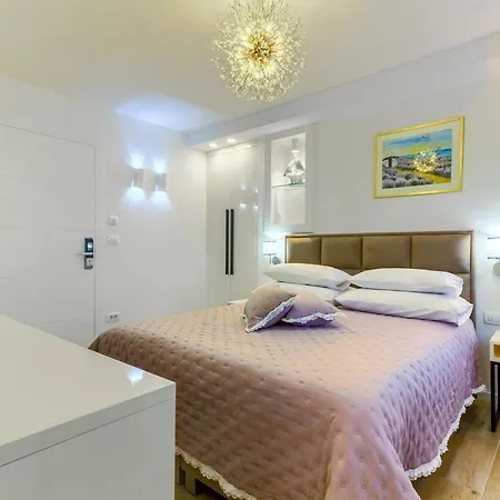 Luxury Bed & Breakfast Irini, In The Heart Of krevet i doručak 4*