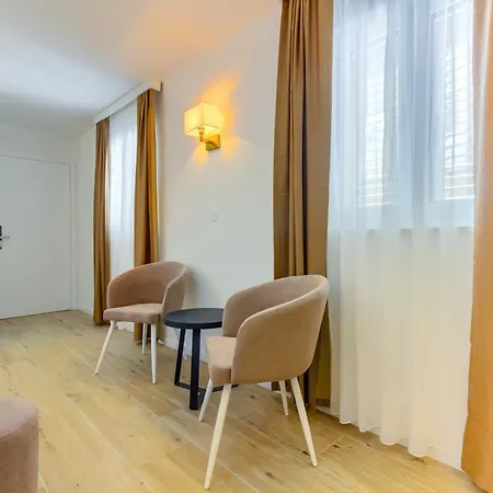 Luxury Bed & Breakfast Irini, In The Heart Of 4*