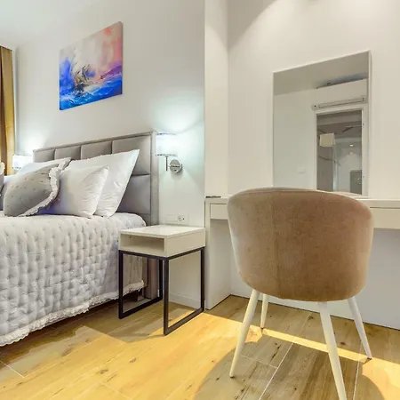 Luxury Bed & Breakfast Irini, In The Heart Of 4*