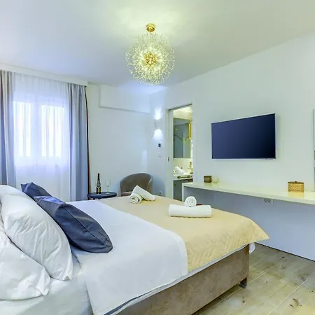 Luxury Bed & Breakfast Irini, In The Heart Of